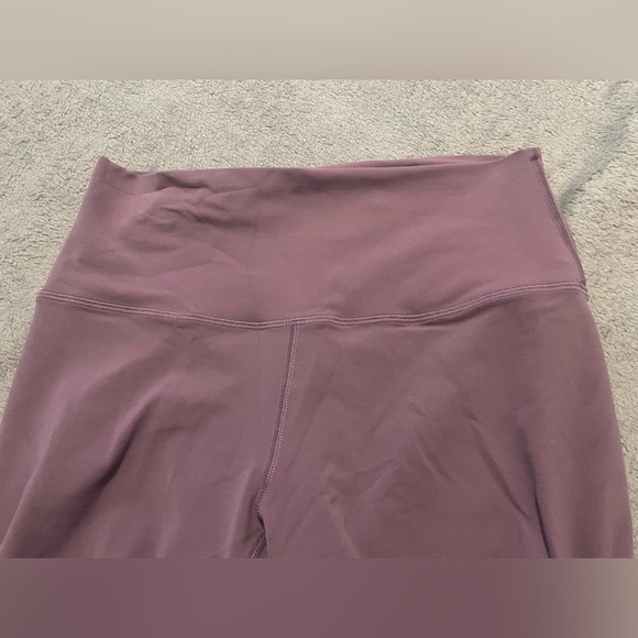 LULULEMON! Crop purple leggings in amazing condition - Picture 2 of 6